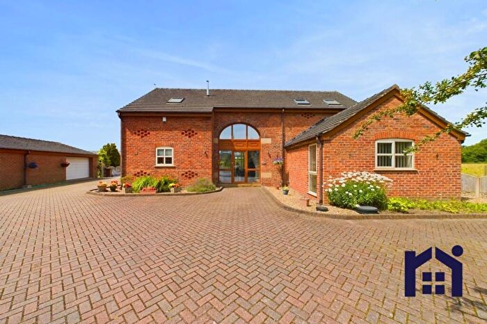 4 Bedroom Barn Conversion For Sale In Longmeanygate, Midge Hall, PR26