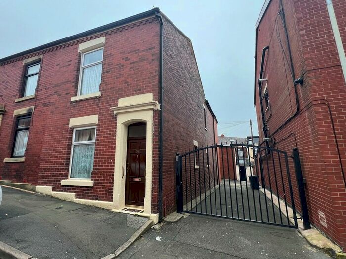 3 Bedroom End Of Terrace House For Sale In Bicknell Street, Blackburn, BB1