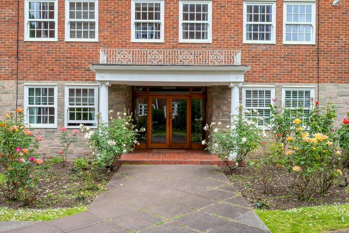 2 Bedroom Flat For Sale In Parkside, Wimbledon Common, London, SW19