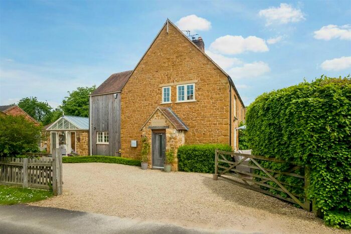 4 Bedroom Semi-Detached House For Sale In Darlingscott, Shipston-on-Stour, CV36