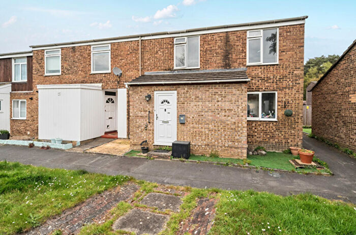 3 Bedroom End Of Terrace House For Sale In Ringwood, Bracknell, Berkshire, RG12