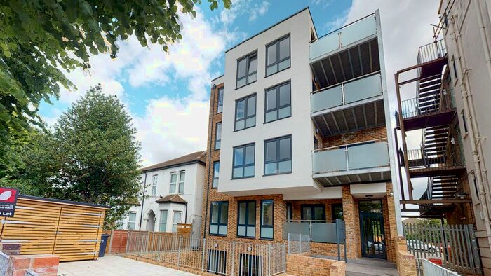 1 Bedroom Flat To Rent In Lennard Road, Croydon, CR0