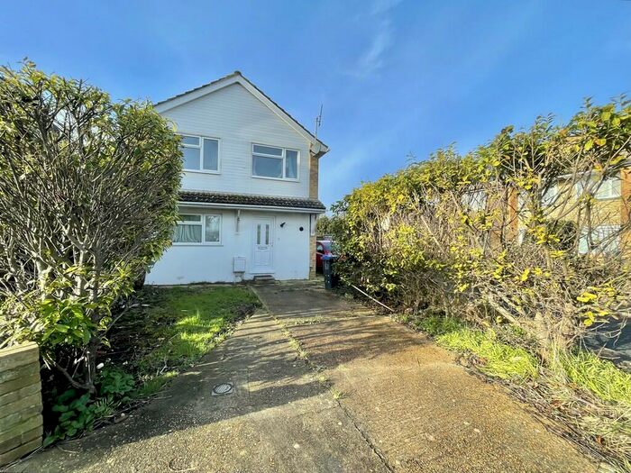 3 Bedroom Detached House To Rent In Widewater Close, Lancing, BN15