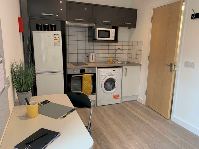 Studio To Rent In Queningate Mews - Ref, CT1