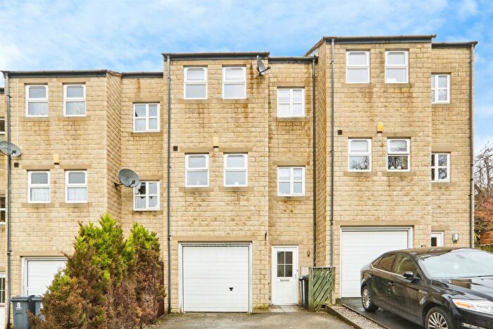 3 Bedroom Property For Sale In Grove Mill Drive, Keighley, BD21