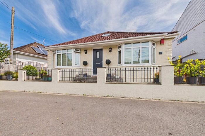 3 Bedroom Bungalow For Sale In Walton Road, Clevedon, North Somerset, BS21