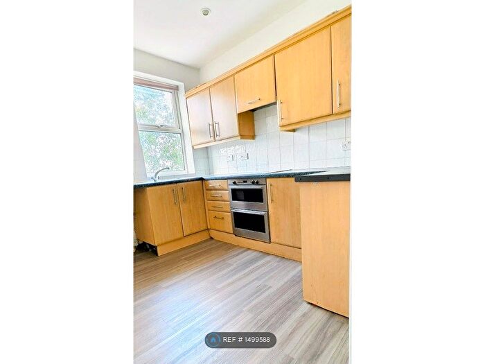 3 Bedroom Flat To Rent In Manchester Road, Altrincham, WA14