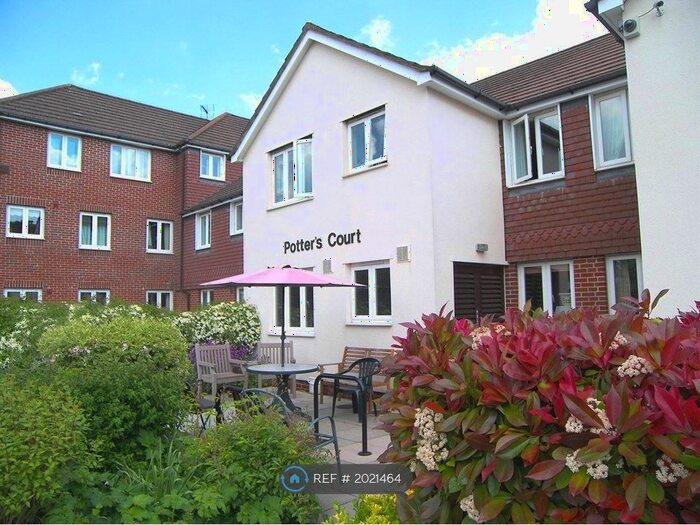 1 Bedroom Flat To Rent In Darkes Lane, Potters Bar, EN6