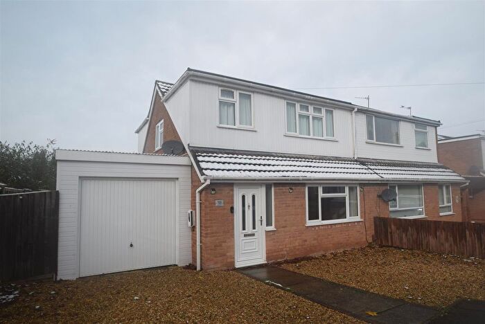 4 Bedroom Semi-Detached House To Rent In Highland Road, Newport, TF10