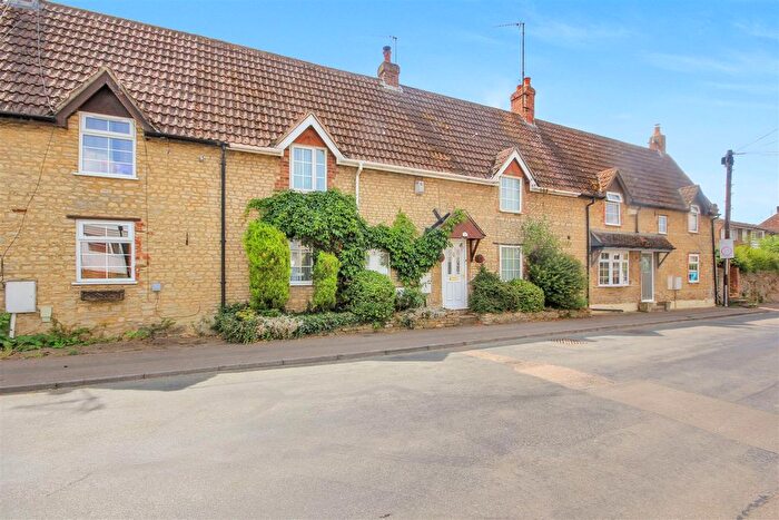 3 Bedroom Cottage For Sale In , High Street, Wymington, NN10