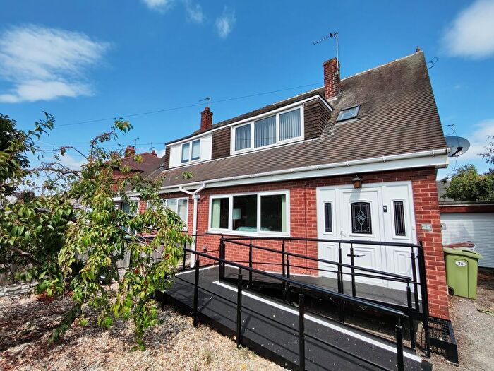 3 Bedroom Semi Detached Bungalow For Sale In Sunny Bank, Knottingley, WF11