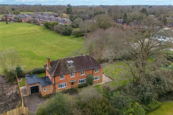 4 Bedroom Detached House For Sale In Burnham Avenue, Beaconsfield, HP9