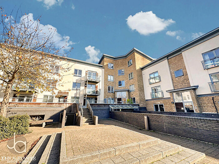 2 Bedroom Apartment For Sale In Quayside Drive, Colchester, CO2