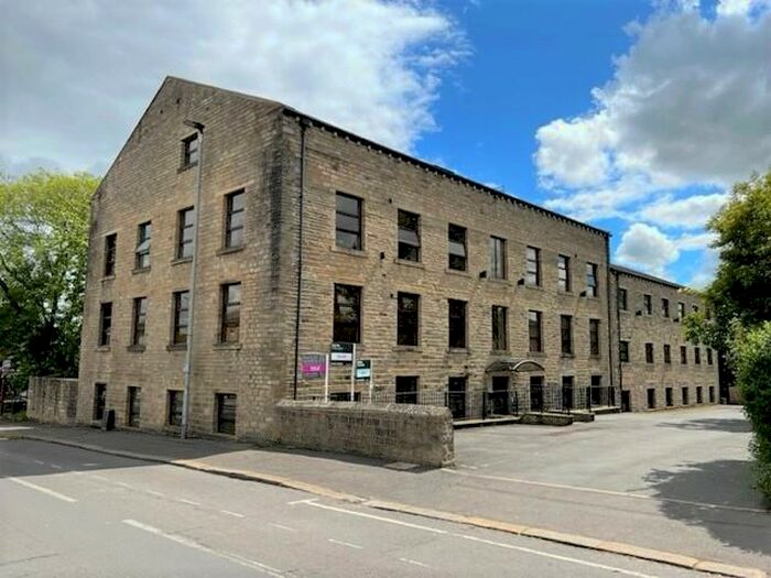 2 Bedroom Apartment To Rent In New Hey Road, Marsh, Huddersfield, HD3