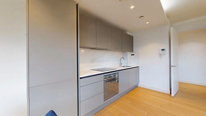 1 Bedroom Flat To Rent In New Horizons Court, Brentford, TW8