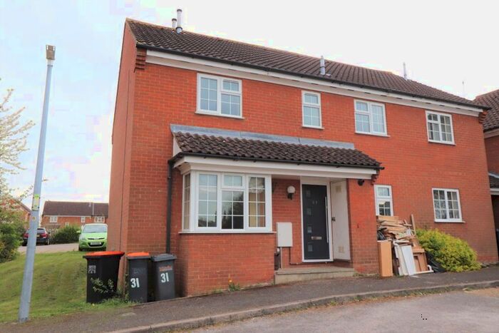 2 Bedroom Property To Rent In Fyne Drive, Leighton Buzzard, LU7