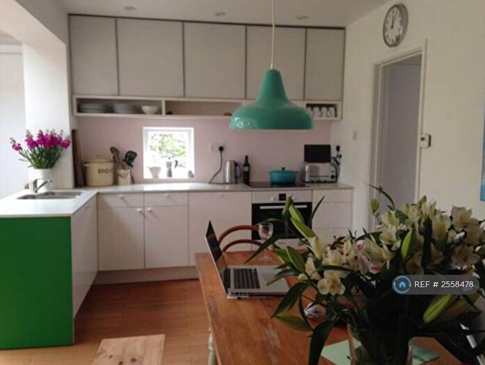 4 Bedroom Semi-Detached House To Rent In Chapel Close, Braunton, EX33