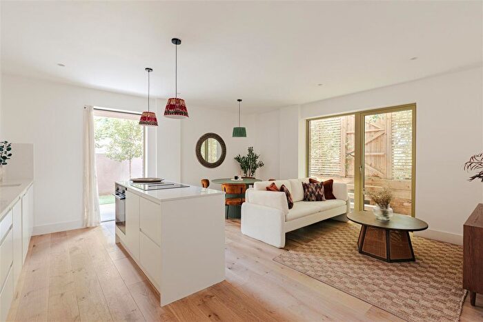 3 Bedroom Flat For Sale In The Sidings, East Churchfield Road, London, W3