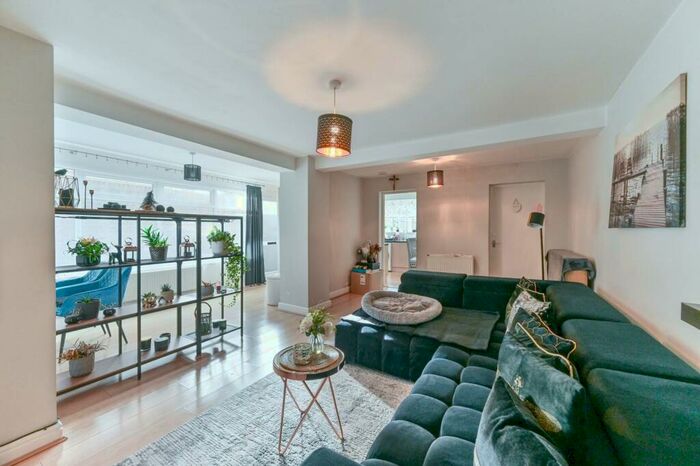 2 Bedroom Flat To Rent In Birchanger Road, London, , South Norwood, London, SE25