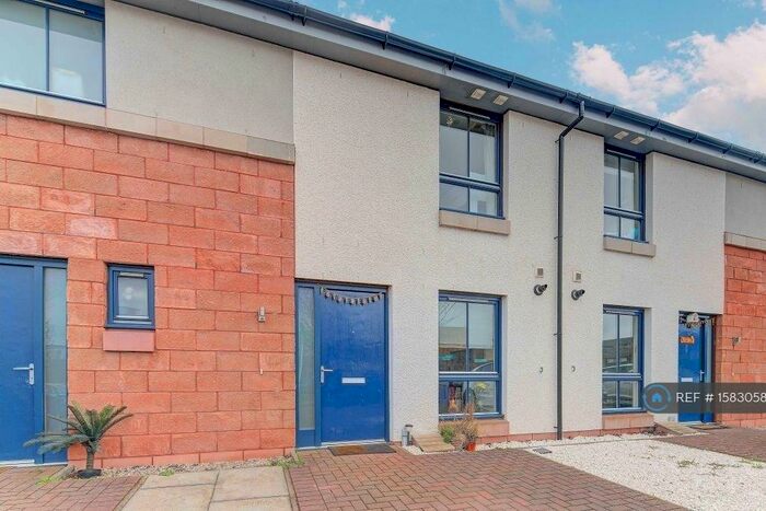 2 Bedroom Terraced House To Rent In Logan Gardens, Glasgow, G5