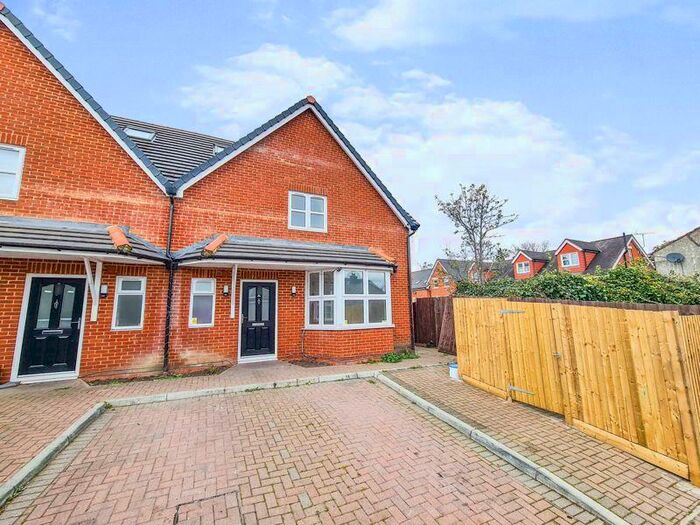 3 Bedroom Terraced House To Rent In Church Lane East, Aldershot, GU11