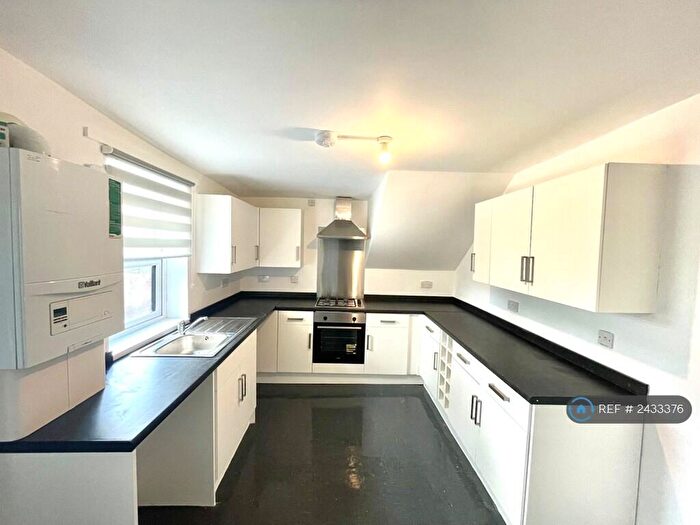 2 Bedroom Flat To Rent In Hillfield Street, Gateshead, NE8