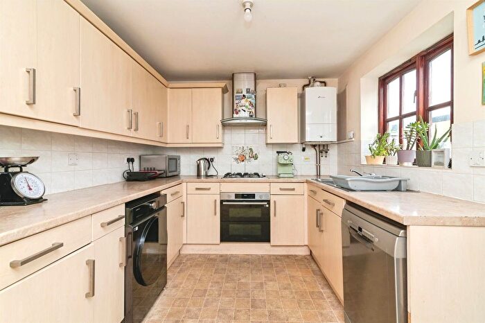 4 Bedroom Detached House For Sale In Ashness Close, Gamston, Nottingham, NG2