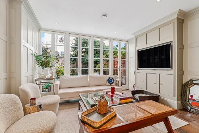 3 Bedroom Property To Rent In Yeoman`S Row, London, SW3