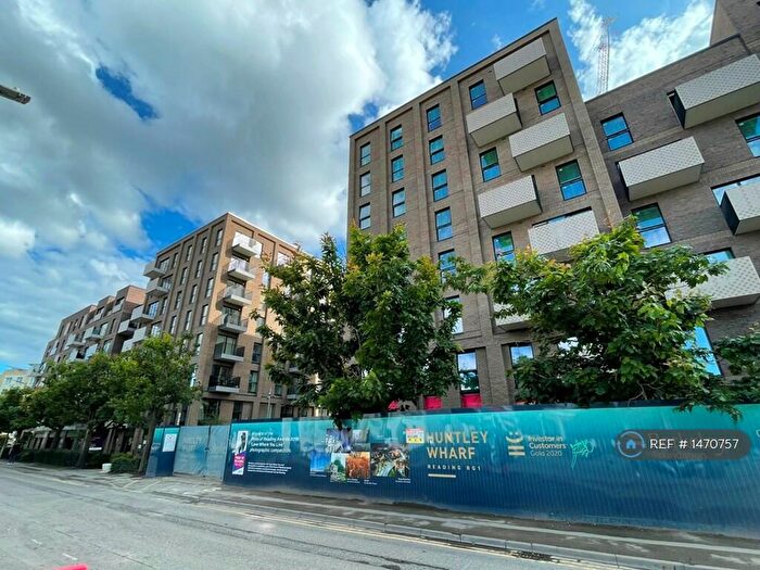 2 Bedroom Flat To Rent In Joseph Huntley Walk, Reading, RG1