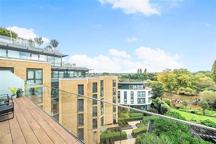 2 Bedroom Flat To Rent In Kew Bridge Road, Brentford, TW8