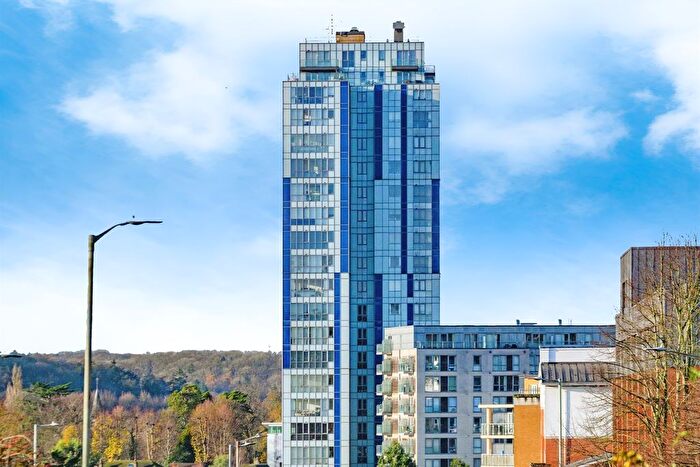 2 Bedroom Flat For Sale In Cotterells, Hemel Hempstead, HP1