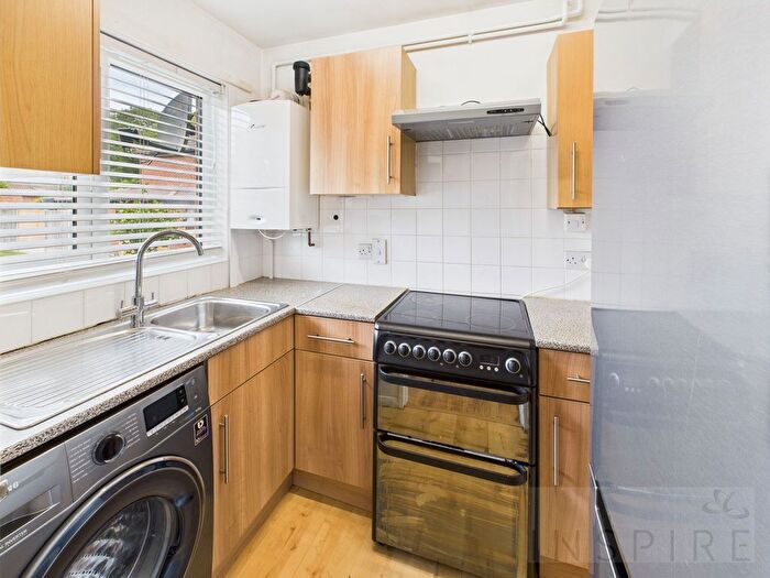 2 Bedroom End Of Terrace House To Rent In Shandys Close, Horsham, RH12