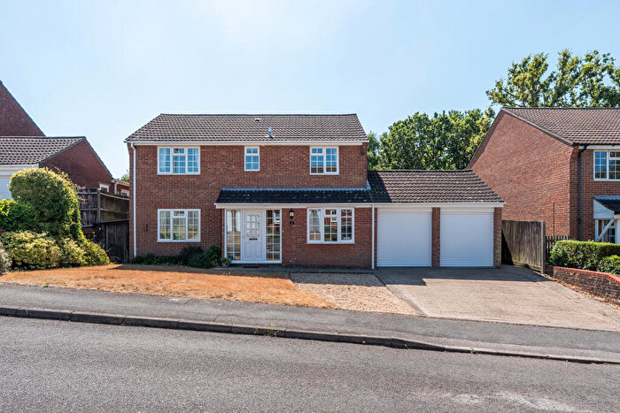 4 Bedroom Detached House For Sale In Abbeyfields Close, Netley Abbey, Hampshire, SO31