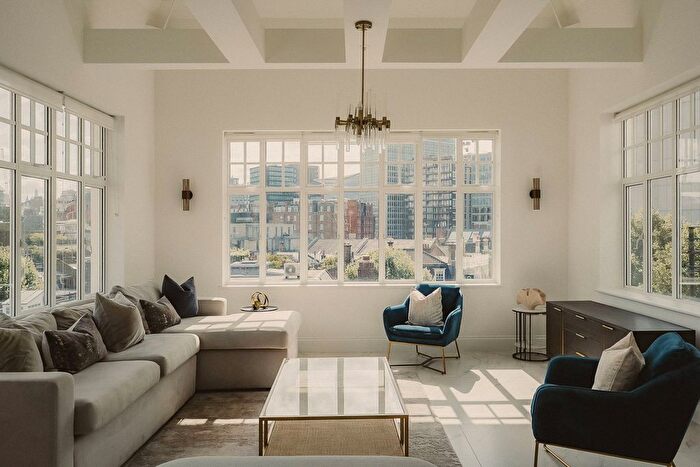 3 Bedroom Flat To Rent In Catherine Place, Westminster, SW1E