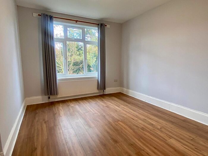 2 Bedroom Maisonette To Rent In Whytecliffe Road North, Purley, CR8