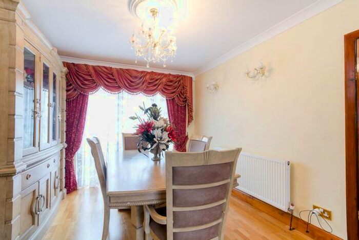 3 Bedroom End Of Terrace House To Rent In Dunster Avenue, Morden Park, Morden, SM4