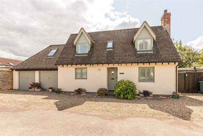 3 Bedroom Detached House For Sale In Westlands Avenue, Weston-On-The-Green, OX25