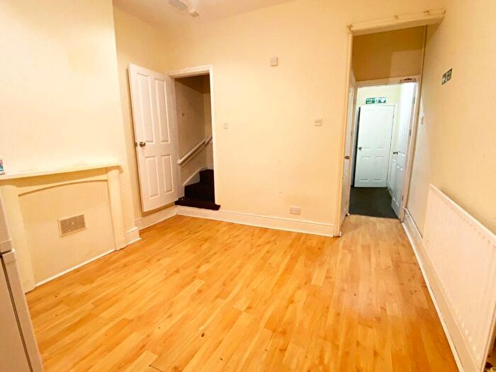 2 Bedroom Terraced House To Rent In Unett Street, Smethwick, B66