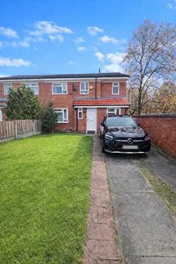 4 Bedroom Semi Detached House For Sale In Brotherton Drive, Salford, M3