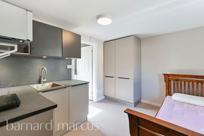 Studio To Rent In Dawes Avenue, St Margarets, Twickenham, TW7