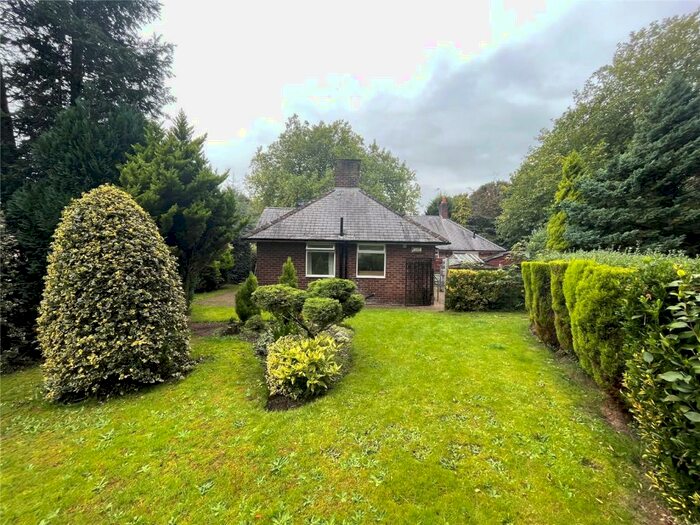 3 Bedroom Bungalow To Rent In Weaste Lane, Salford, Greater Manchester, M6