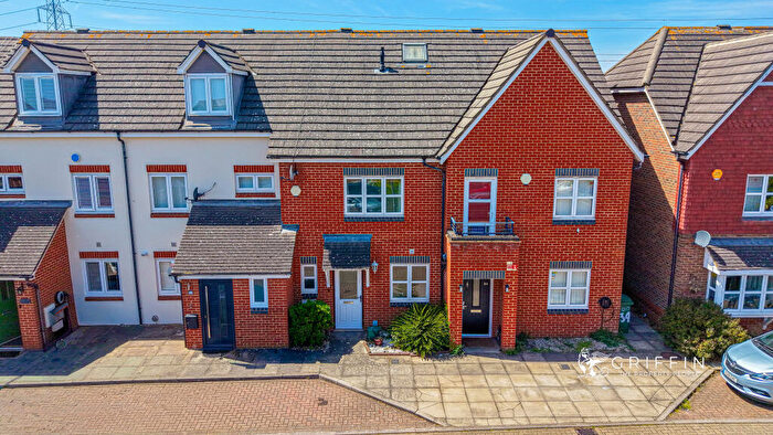 3 Bedroom Terraced House For Sale In Southwell Close, Chafford Hundred, Chafford Hundred, RM16