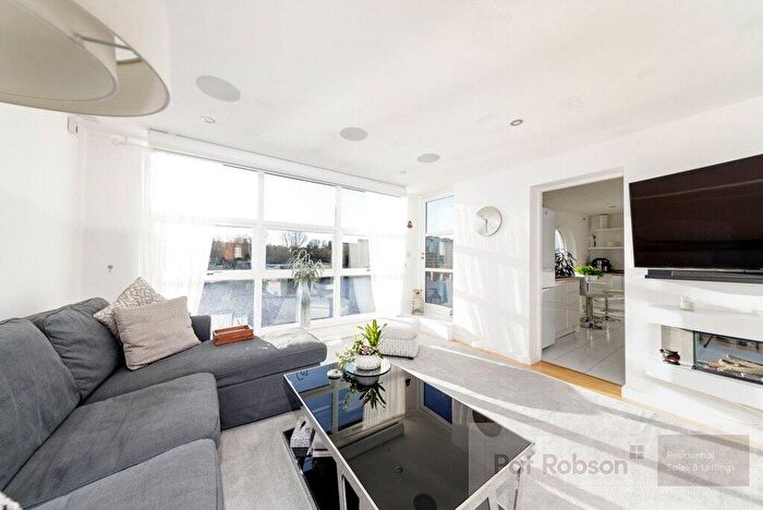 1 Bedroom Penthouse To Rent In Mariners Wharf, East Quayside, Newcastle Upon Tyne, Tyne And Wear, NE1