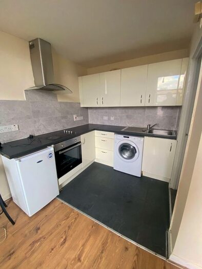 1 Bedroom Flat To Rent In Bedroom Flat To Let, Kilburn, NW6