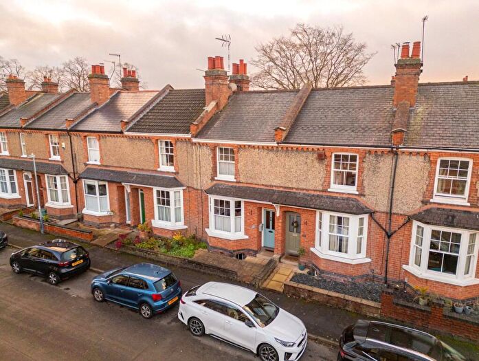 2 Bedroom Terraced House For Sale In Manor Road, Leamington Spa, Warwickshire, CV32