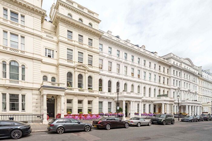 4 Bedroom Flat For Sale In Lancaster Gate, London, W2