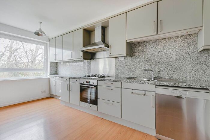5 Bedroom Town House To Rent In Howards Lane, Putney, London, SW15