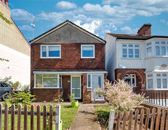 3 Bedroom Maisonette For Sale In Borland Road, Nunhead, London, SE15