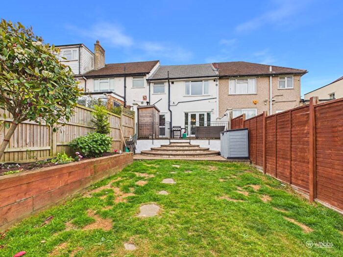 3 Bedroom Terraced House For Sale In Benhurst Gardens, South Croydon, Surrey, CR2