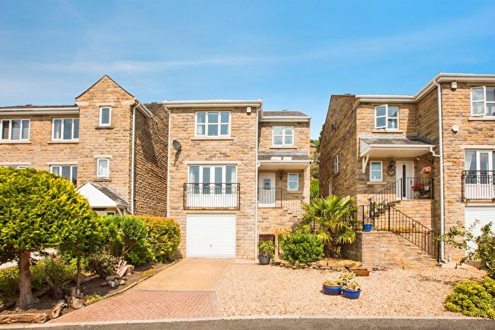4 Bedroom Detached House For Sale In Hillbeck, Halifax, HX3